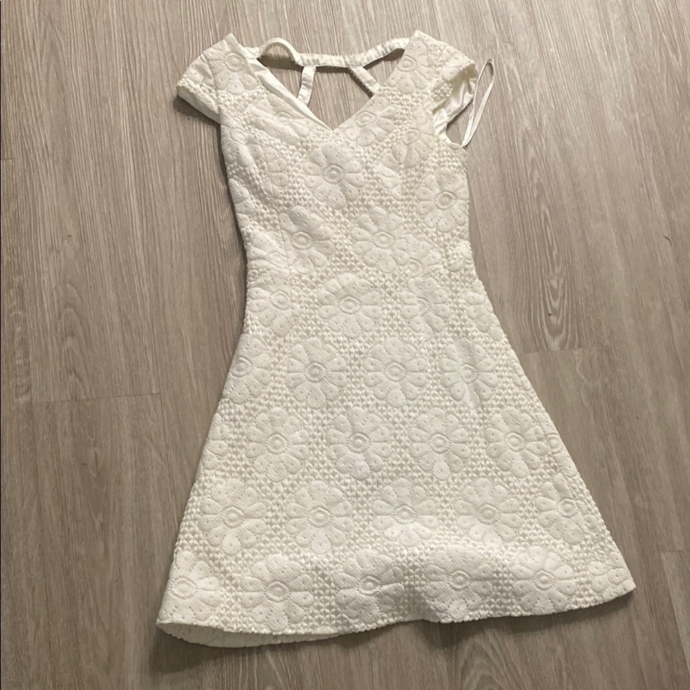 Lilly Pulitzer Cream A-Line Mini Dress with Flutter Sleeves